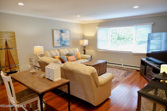 Foto del edificio - 539 Woodland Ave