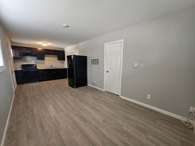 Foto del edificio - 406 Kelton Ave