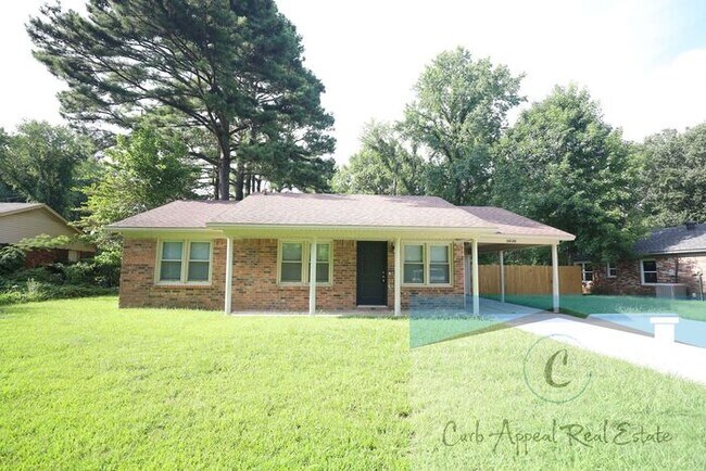 Building Photo - Recently renovated 3 bed 1 bath home with fenced yard!!