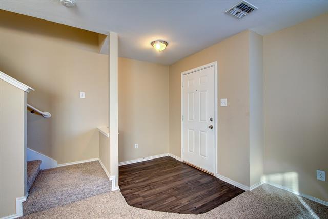 Foto del edificio - 7302 Cresswell Dr