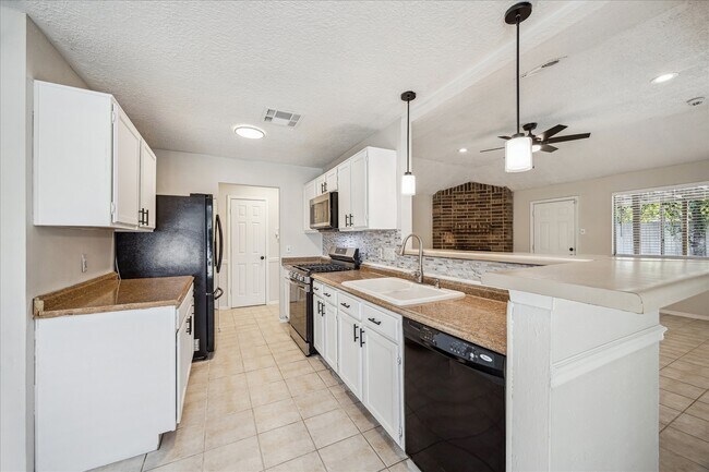 Foto del edificio - 24223 Spring Towne Dr