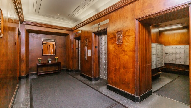 Building Photo - 1100 N Dearborn St