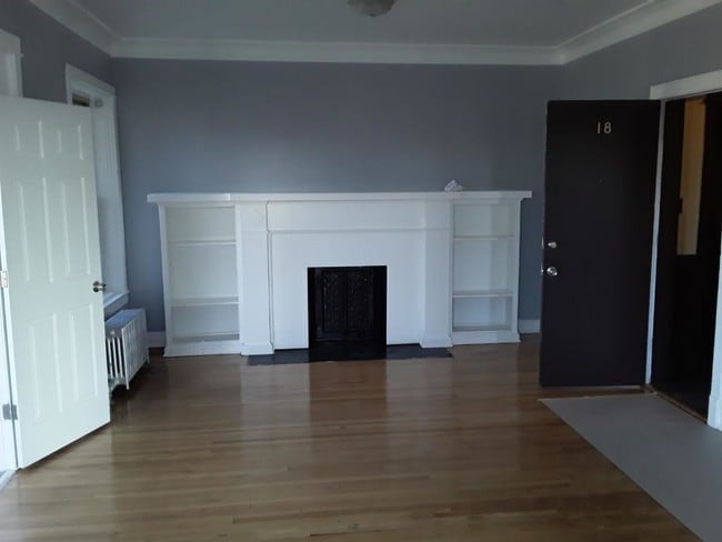 Building Photo - 4825 S King Dr