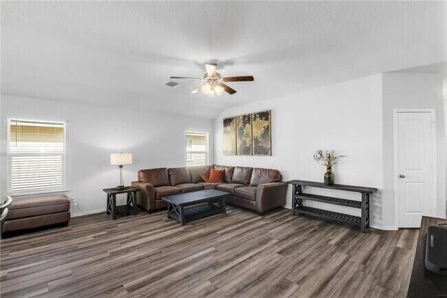 Foto del edificio - 119 Nathaniel Dr