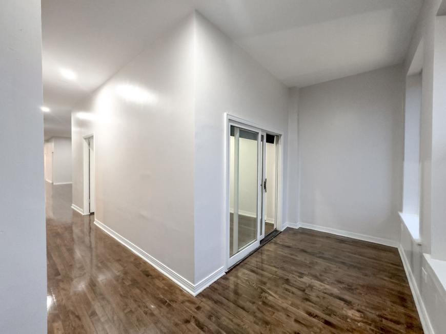 Primary Photo - 4 bedroom in Chicago IL 60657