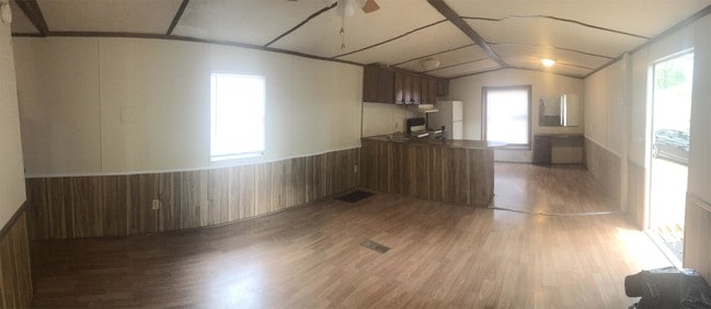 Building Photo - 3701 US Hwy 78 E