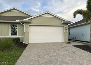 Building Photo - 43613 Sparrow Dr