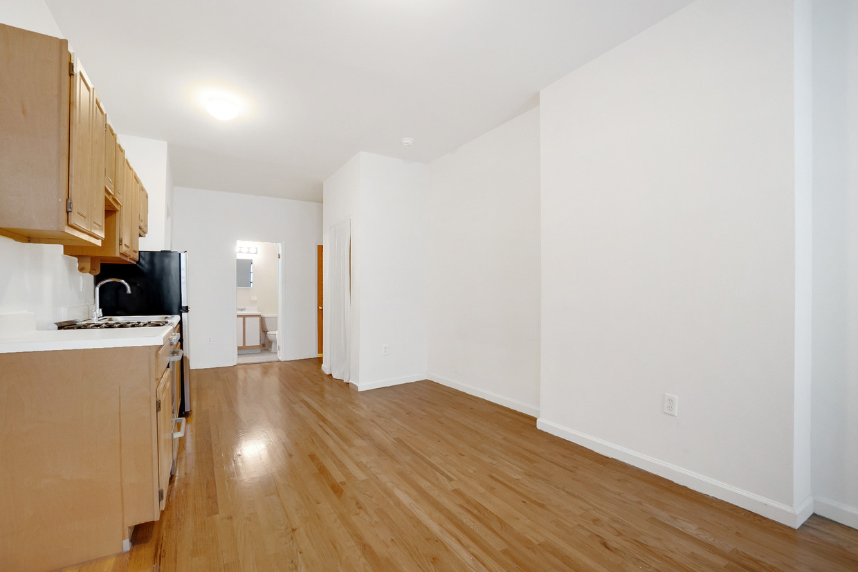 Primary Photo - 1155 Third Ave