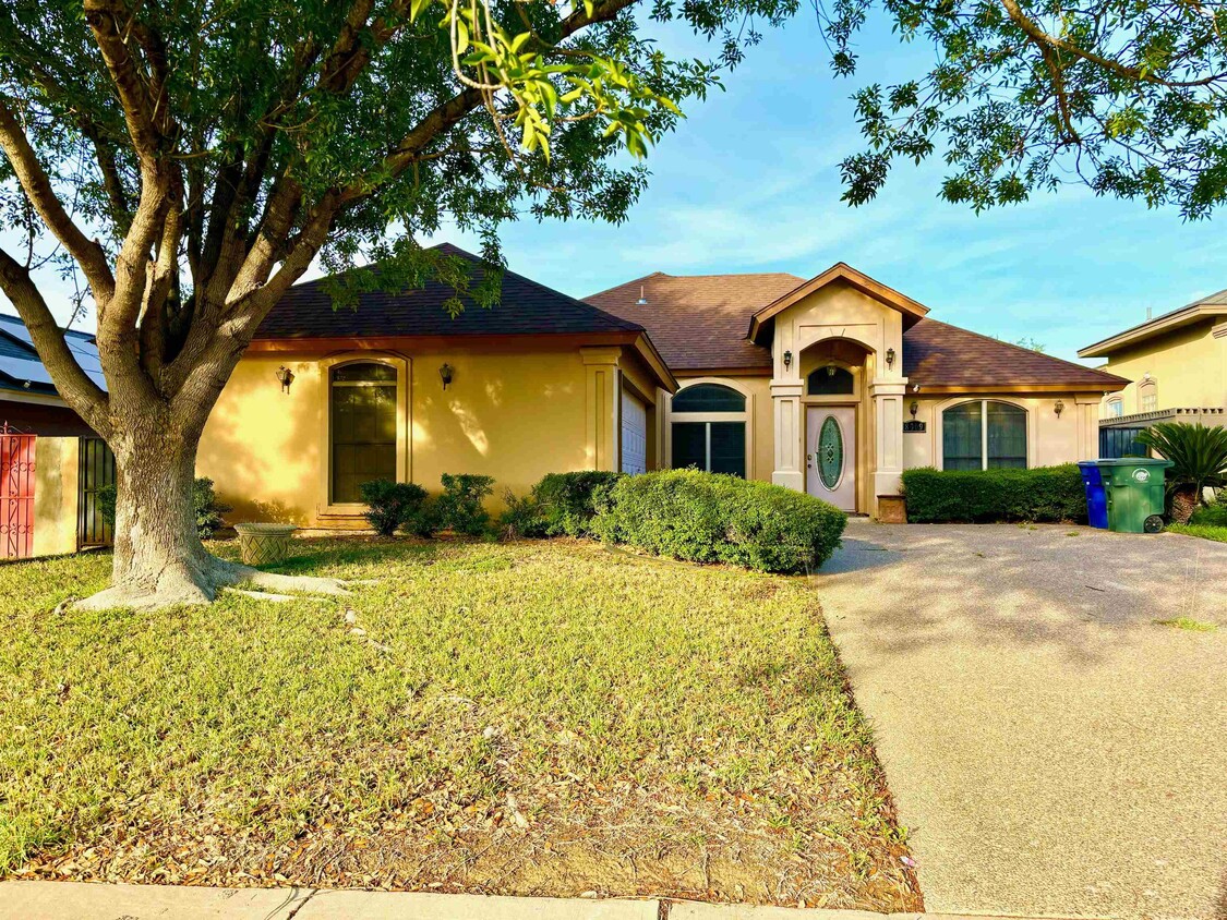 Foto principal - 8909 Tucson Ln