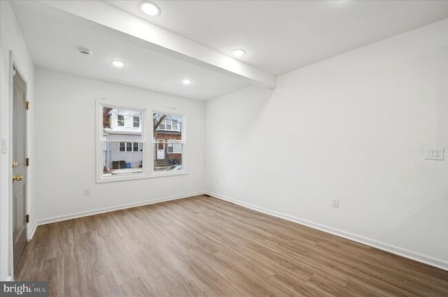 Building Photo - 2553 S Dewey St