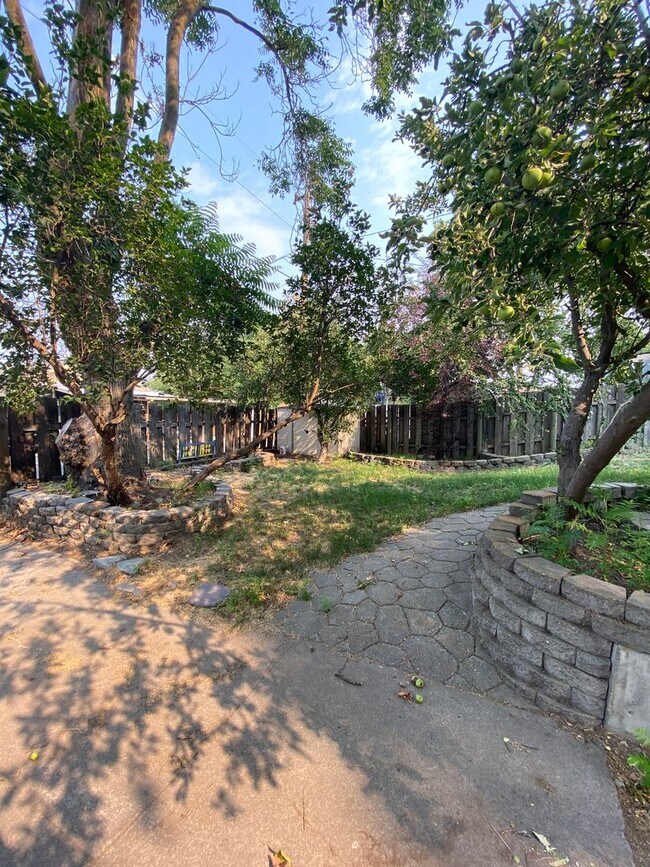 Building Photo - Lovely 3 bedroom 1 bath home on Normal Hil...
