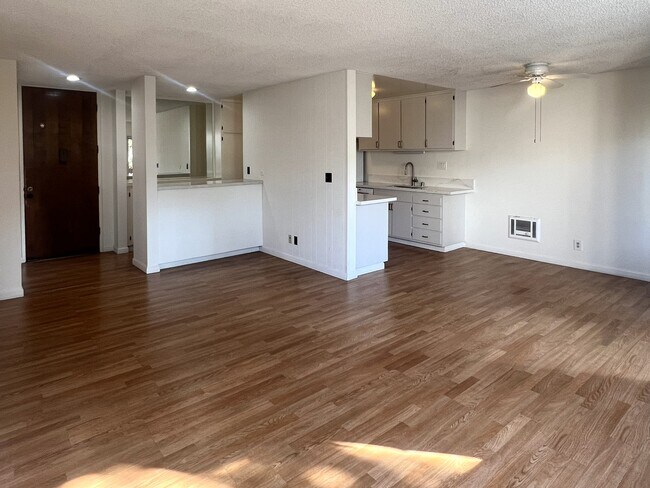 Foto del edificio - 6000 Canterbury Dr