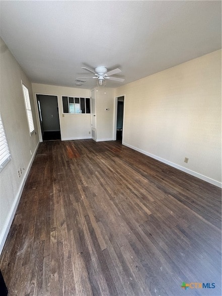 Building Photo - 1312 E Mistletoe Ave