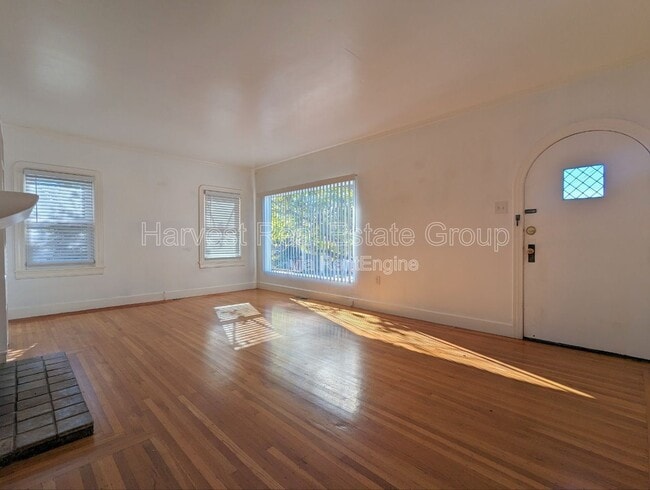Foto del edificio - 4736 Meldon Ave