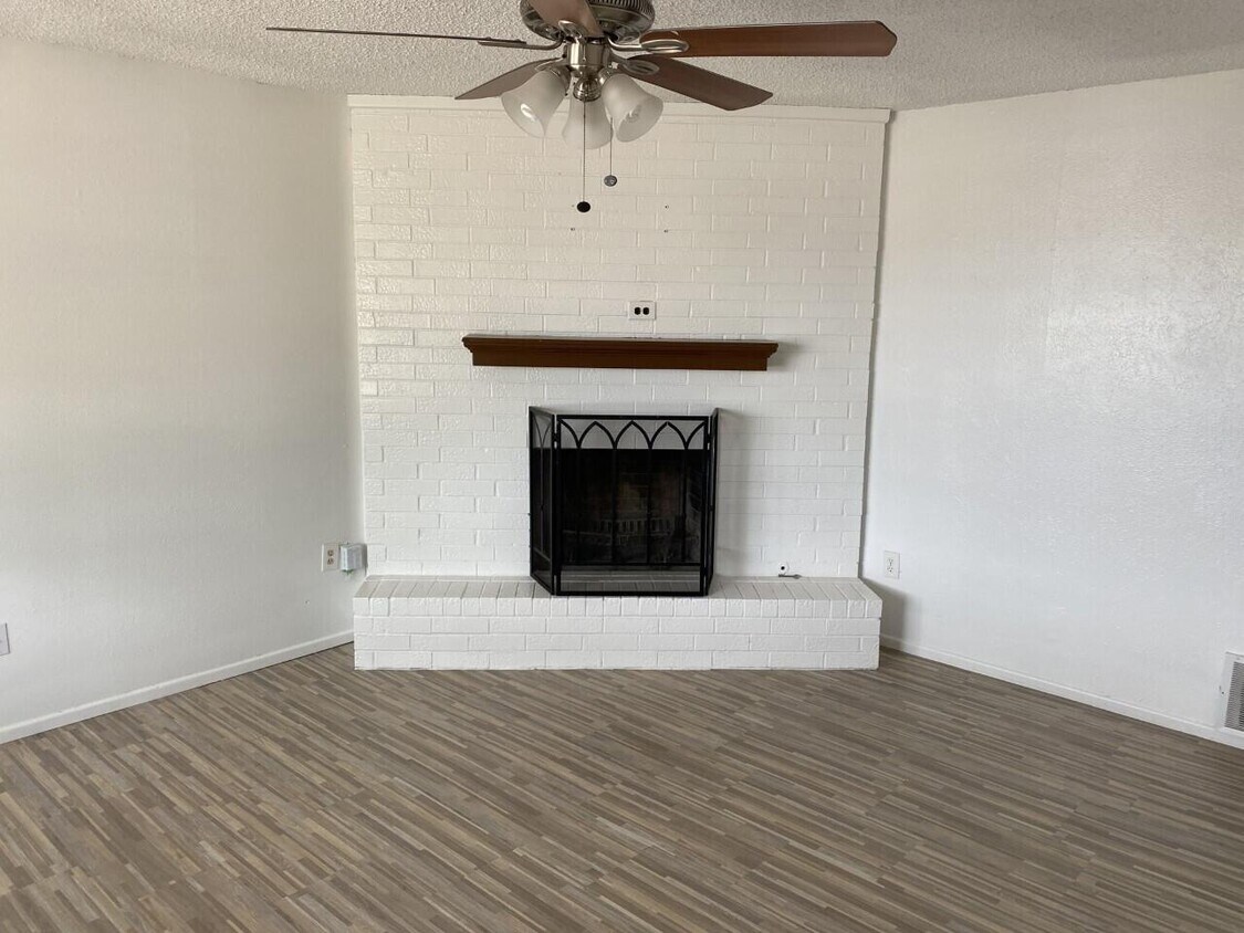 Foto principal - 4515 Marshall St