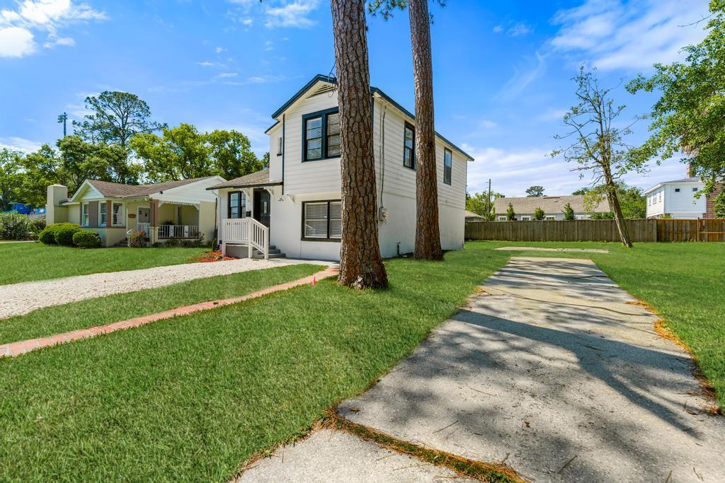 Primary Photo - 1356 Lechlade St