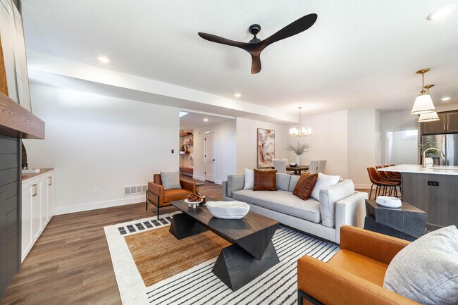 Foto del edificio - 5017 WHISPER CT