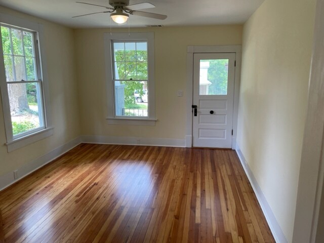 Foto del edificio - 456 Morton Ave