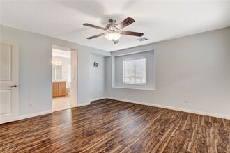 Building Photo - 9768 Plane Tree Ct