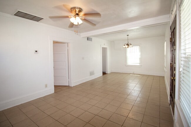 Building Photo - 3510 Porter Ave