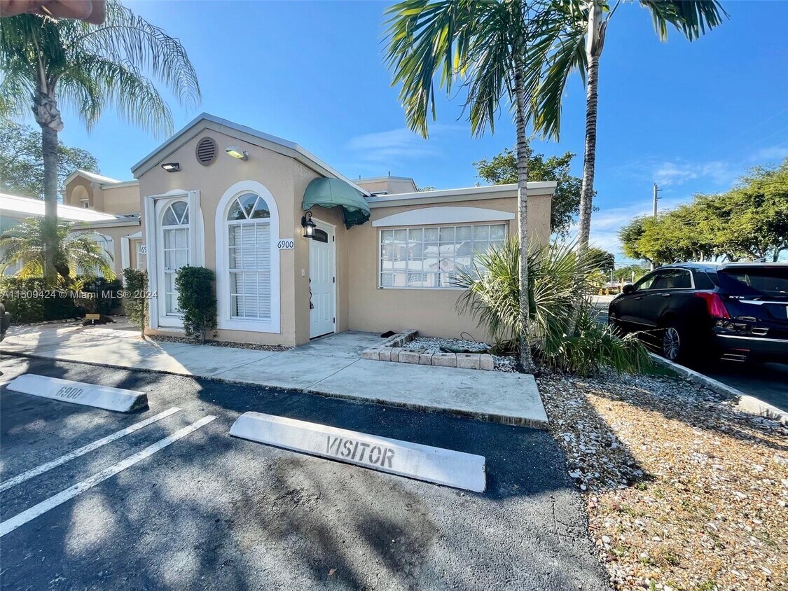 6900 NW 166th Terrace Unit 1105, Hialeah, FL 33014 Condo for Rent in