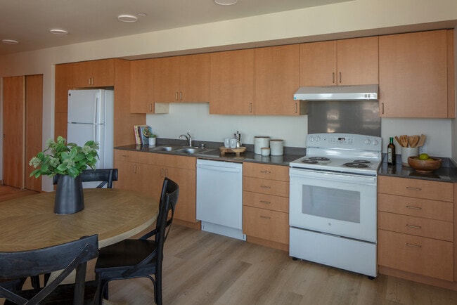 Building Photo - Bryant Manor North Apartments