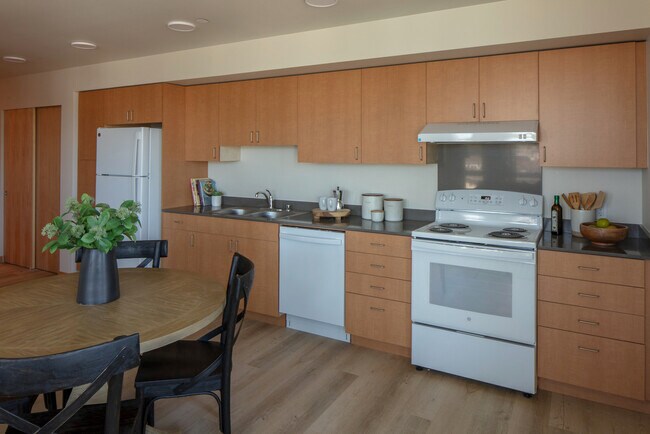 Foto del edificio - Bryant Manor North Apartments