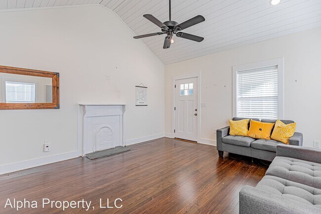 Building Photo - 2 br, 1 bath House - 2 Hatch St