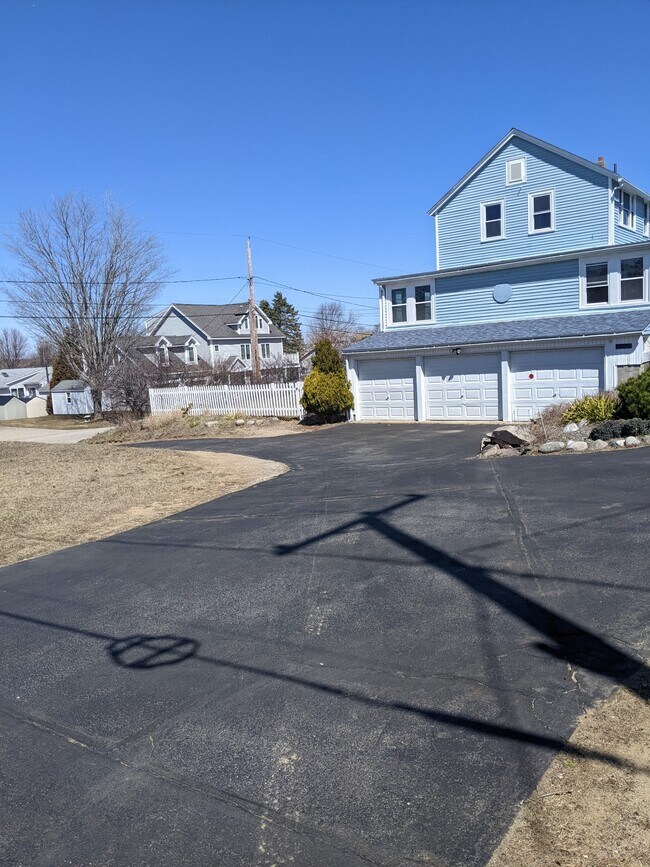 743 Ocean Ave Unit 1, Wells, ME 04090 Apartments in Wells, ME