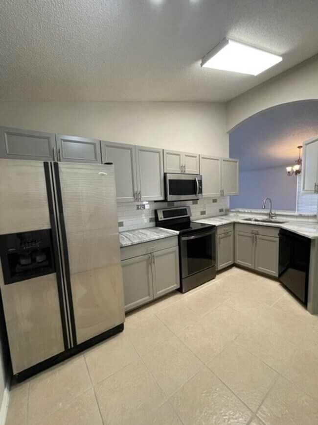 Building Photo - 3 Bed 2 Bath Home in BVL - Ready for immed...