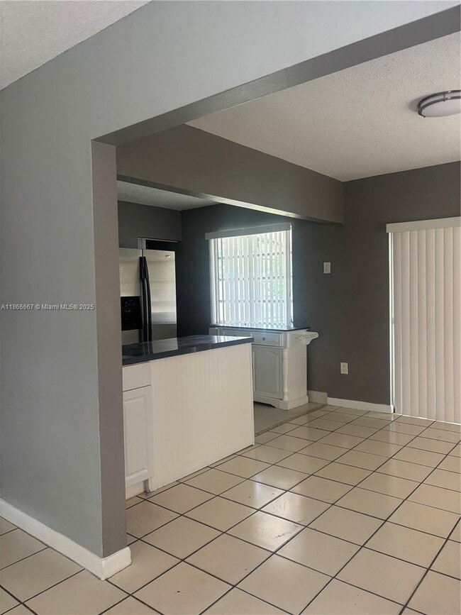Foto del edificio - 2823 SW 38th Ct