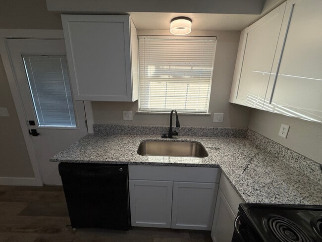 Foto del edificio - 133 W Terrace Ct