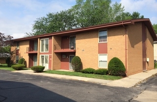 Building Photo - Medallion Manor