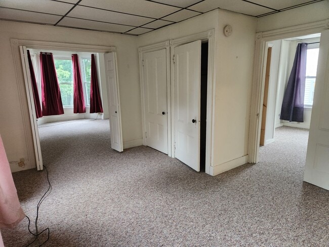 Building Photo - 261 Elm St