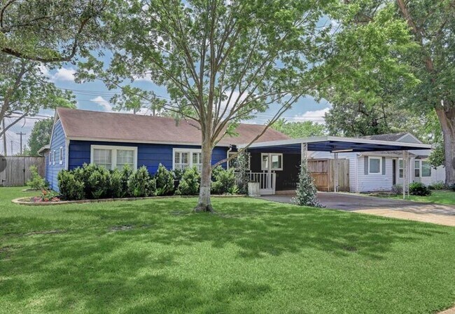 Building Photo - 1803 Du Barry Ln