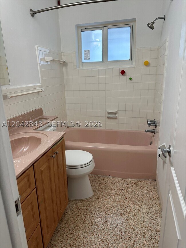 Foto del edificio - 7931 SW 13th St