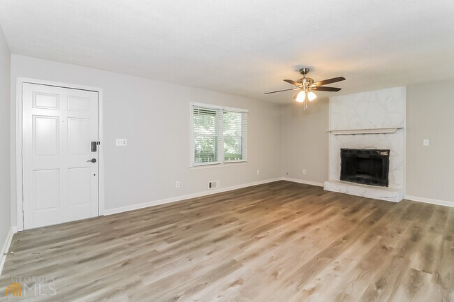 Building Photo - 306 Pace Dr