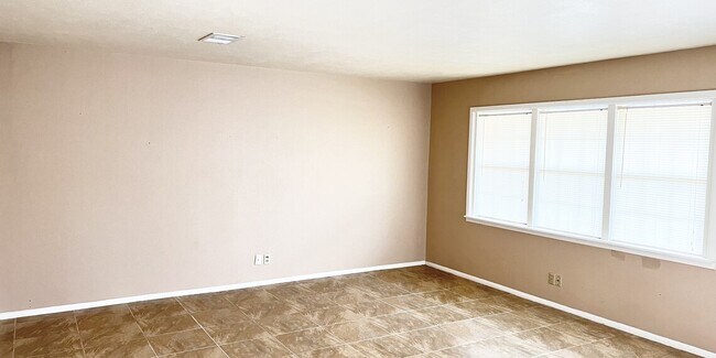 Foto del edificio - 3311 Princeton Ave