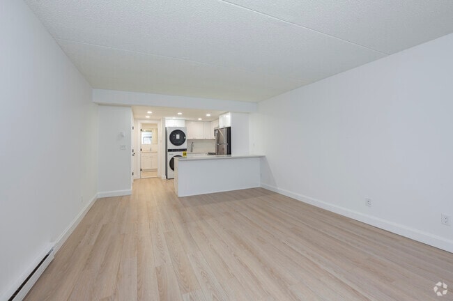 Studio - Living Area, 513SF - Putnam Green