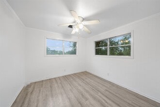 Building Photo - 1911 Ave O