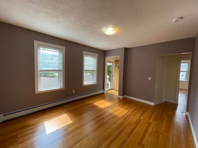 Foto del edificio - 274 Newtonville Ave