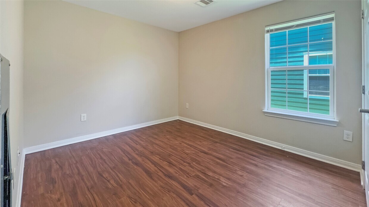 Foto del edificio - 7406 Blue Jay Dr