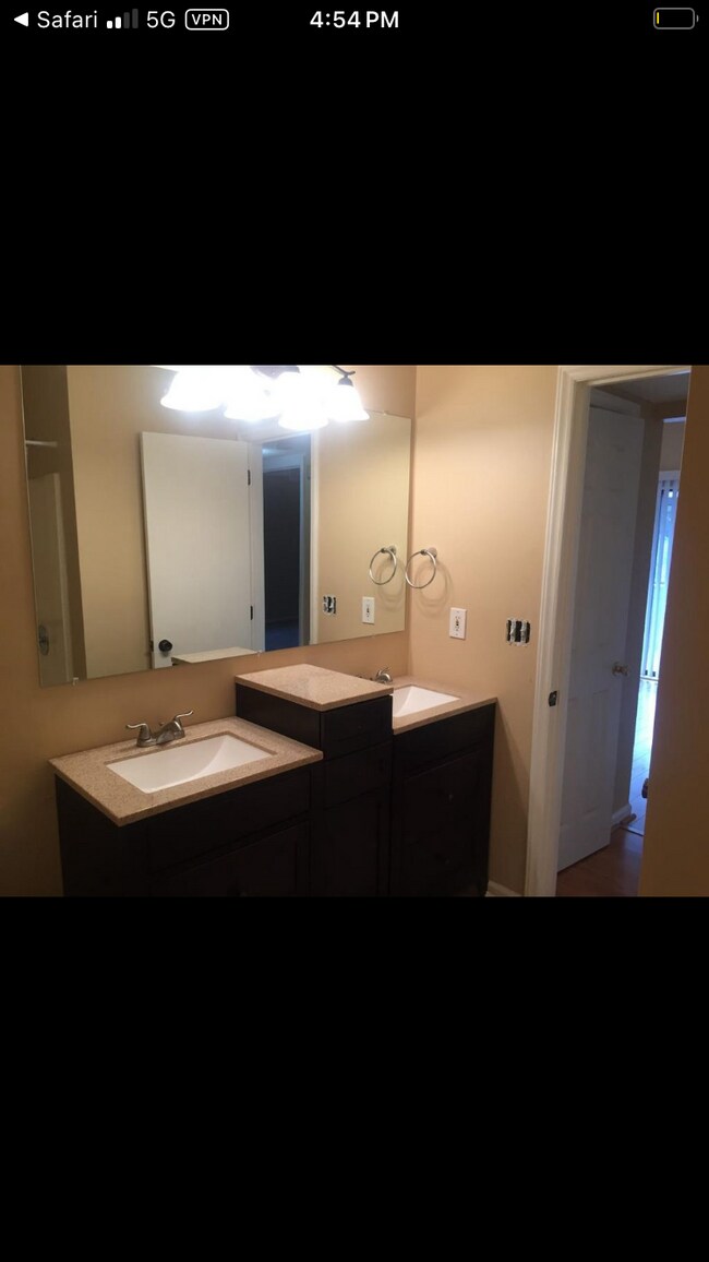 Foto del edificio - 1718 Hunters Trail