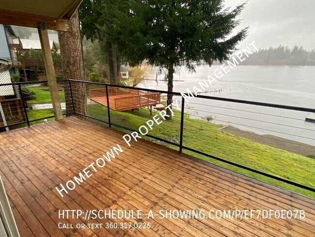 Building Photo - Waterfront Rambler on Pattison Lake! Avail...