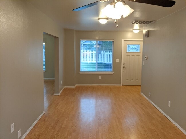 Building Photo - 1519 K Ave