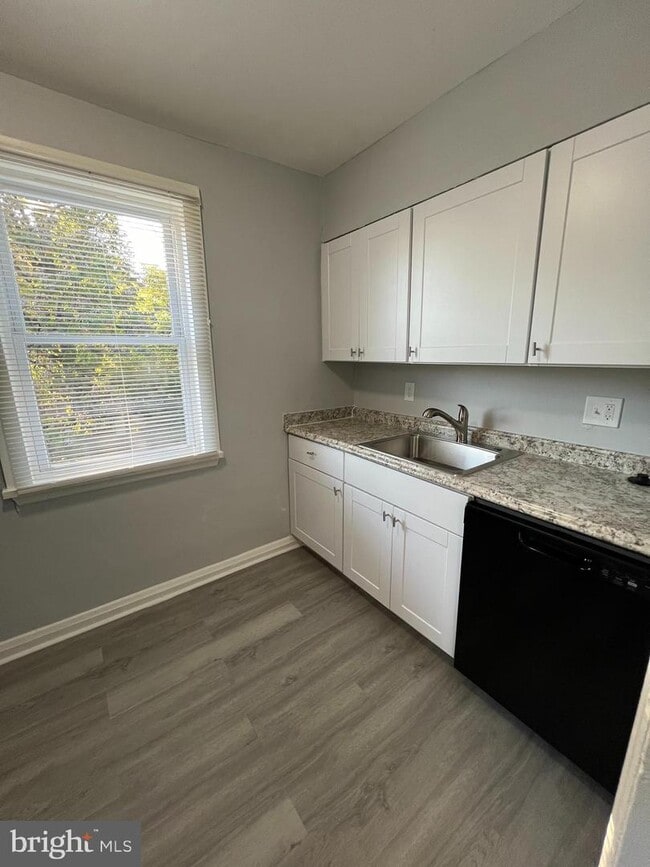 Building Photo - 110X Gleneagle Rd