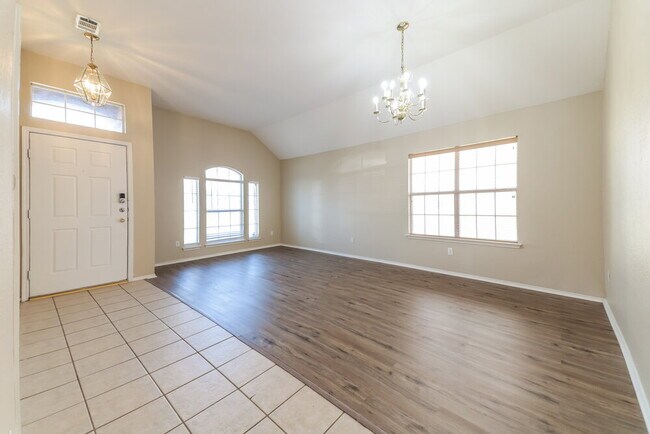 Foto del edificio - 3704 St Johns Dr