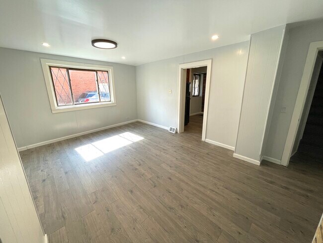 Building Photo - 2101 Lowrie St