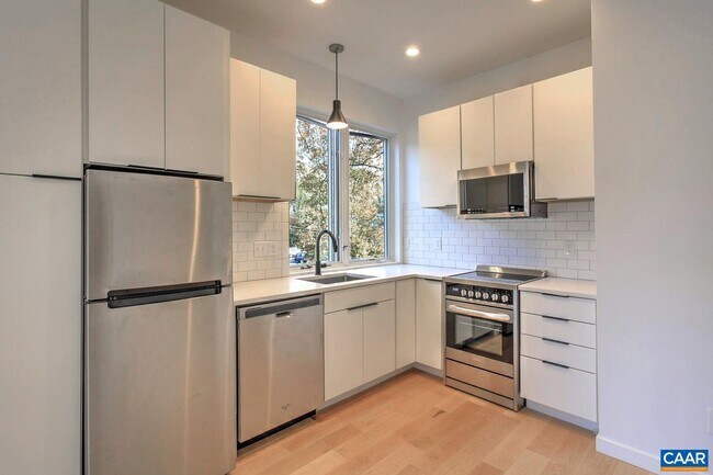 Foto del edificio - 1130 E High St