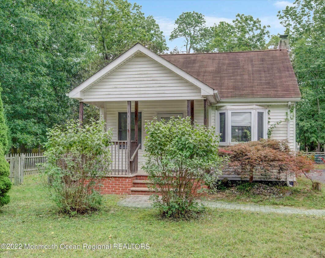 Primary Photo - 537 Bennetts Mills Rd